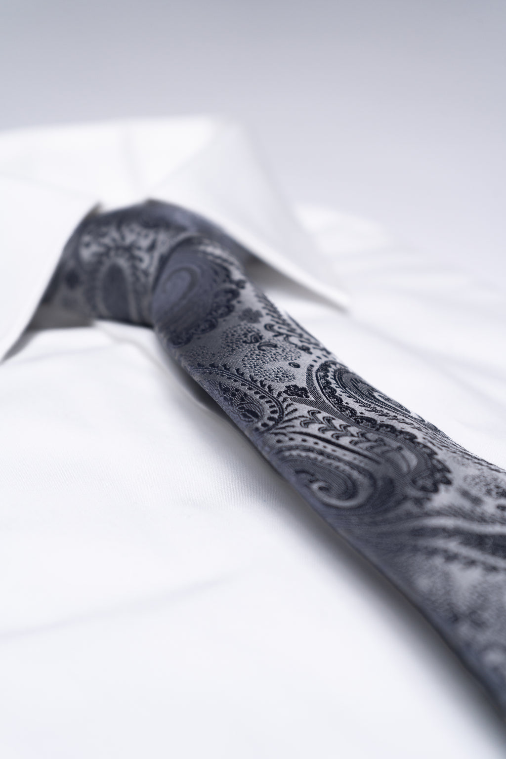 The Fiorenza Paislye - Silverstone Grey